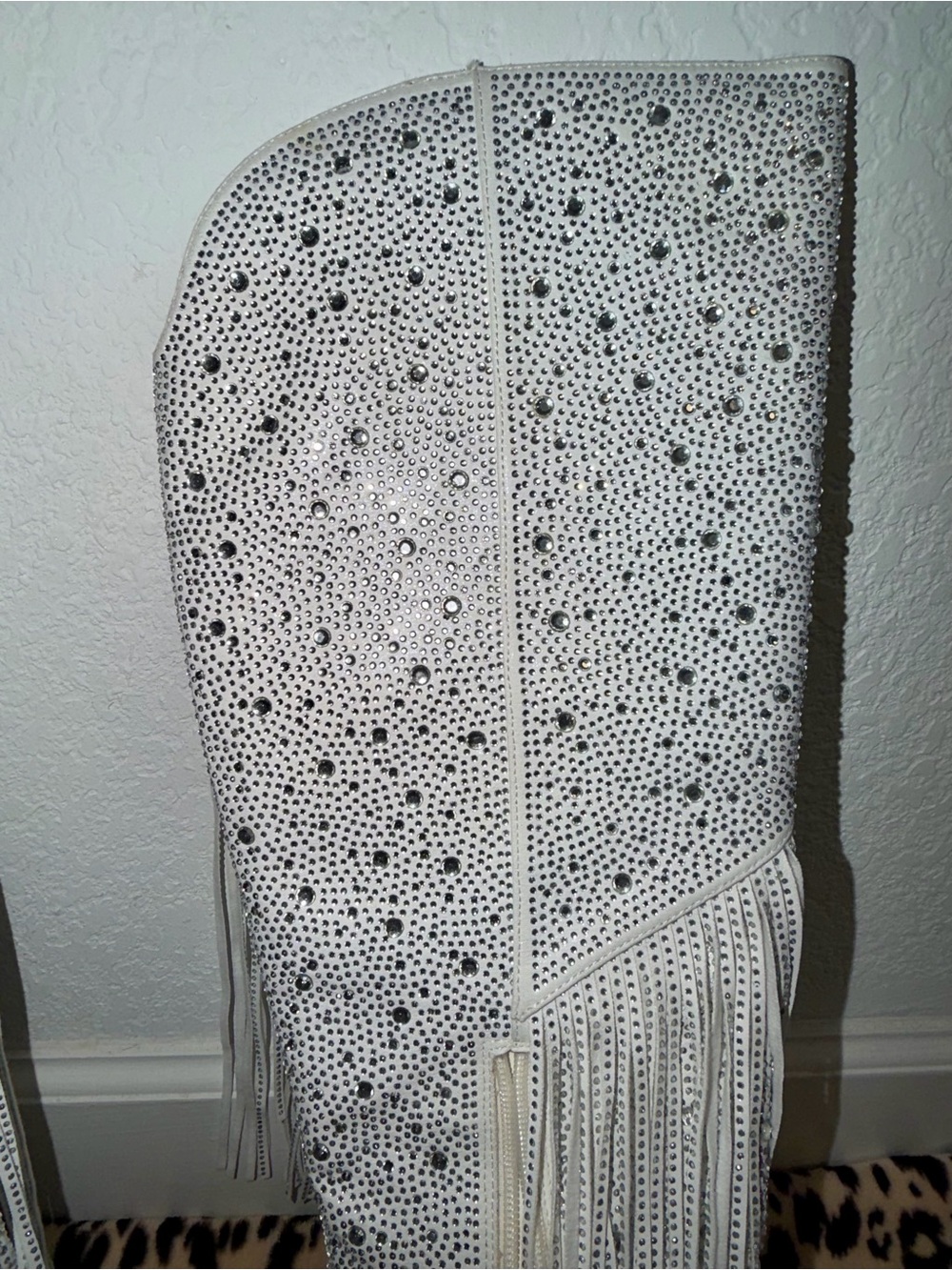 Jessica Simpson White Asire2 Rhinestone Fringe Boots, excellent condition!! - Picture 6 of 14